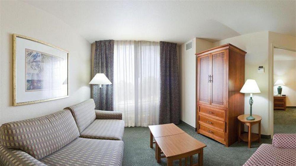 Staybridge Suites Lincolnshire By Ihg Buitenkant foto